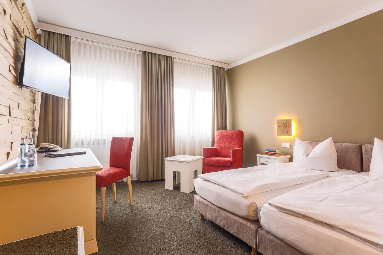 Hotel - Restaurant Erich Roediger Бад-Штаффельштайн Экстерьер фото